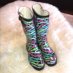 Charming charlie rain boots
